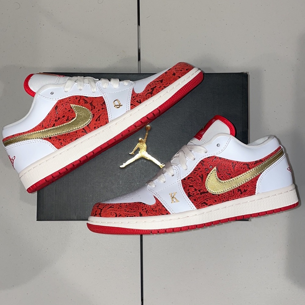 NEW Jordan 1 Low SE Spades